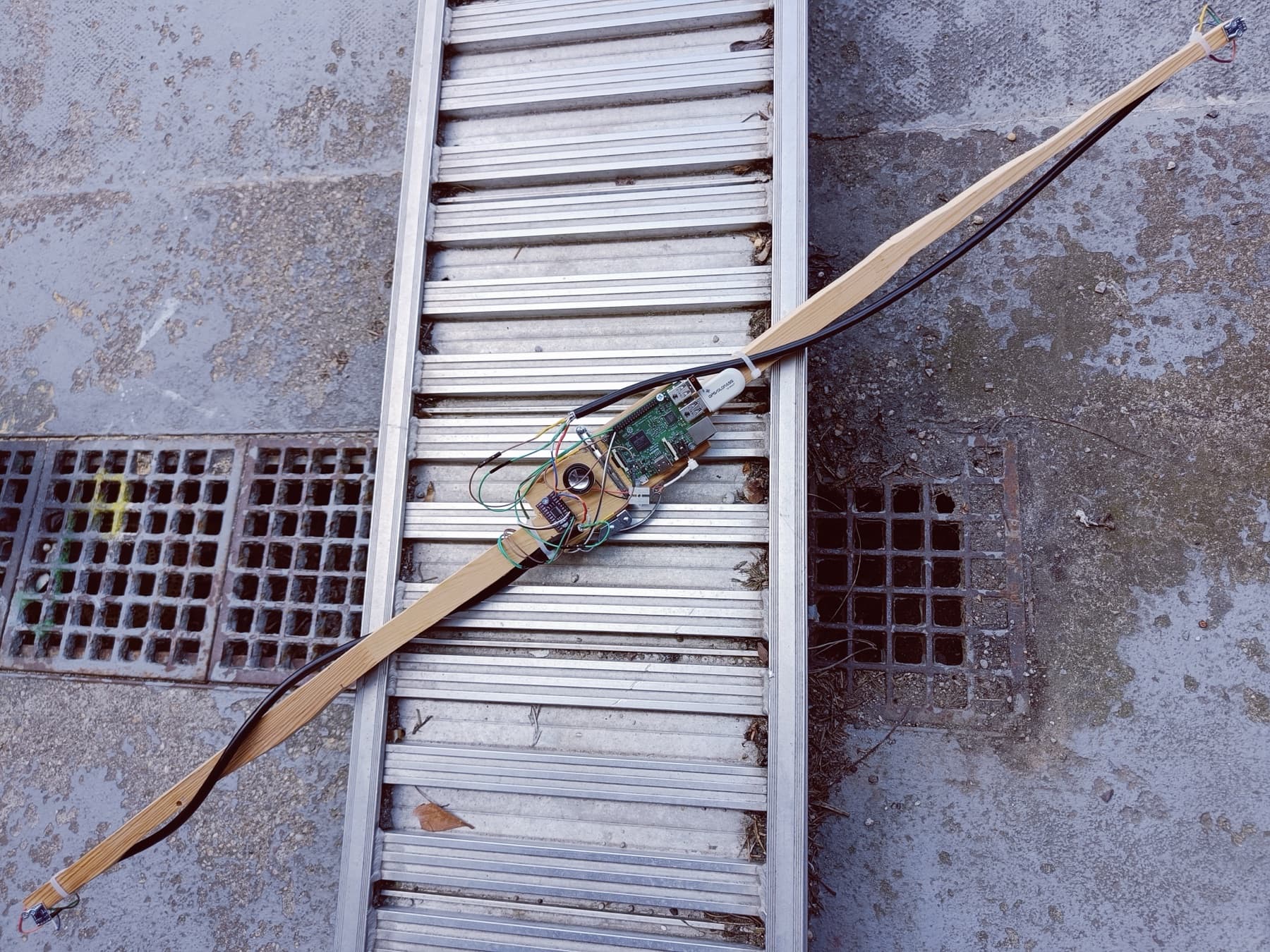 Dual-magnetometer detector payload built around a Raspberry Pi on a long wooden sensor baseline